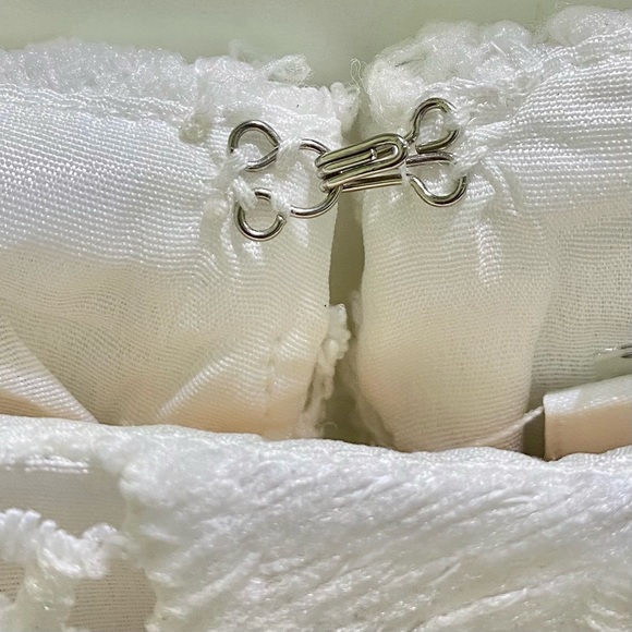 NWT DO+BE Designer White Lace Halter Neck Crop Top - Picture 4 of 9